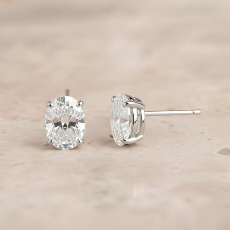 0.80 Karat Oval Pırlanta Tektaş Altın Küpe
